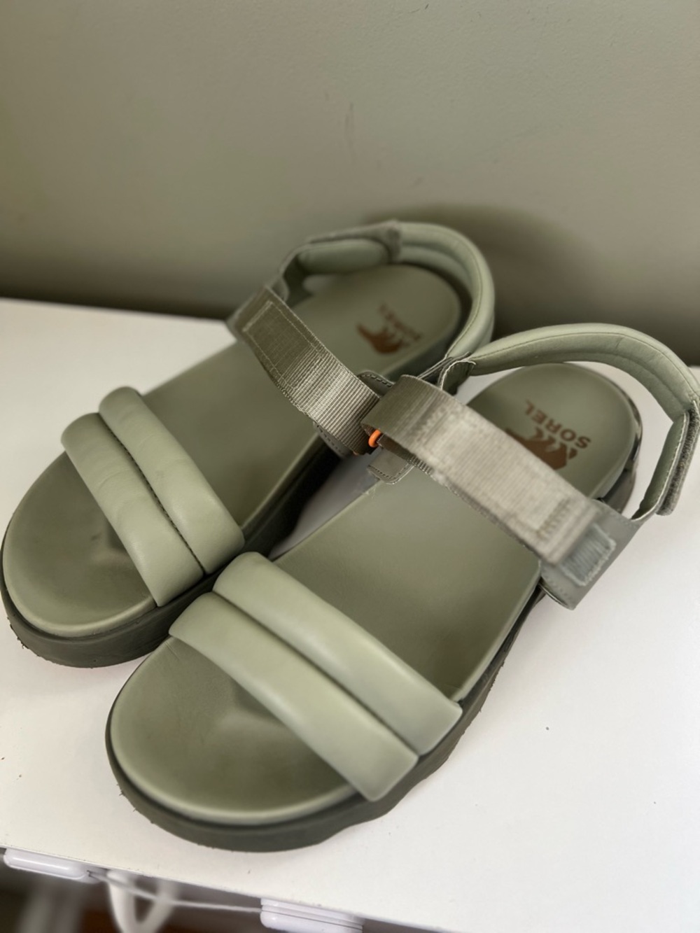 Sorel Vibe Olive Padded-Strap Sandals - Picture 2 of 5